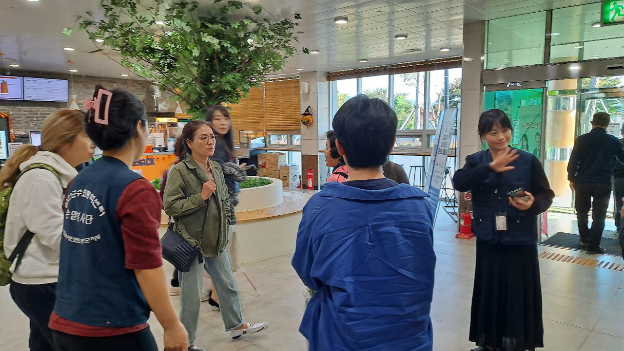 FDFF 영화수어 상영 사진_경남 함안군지회 (7).jpg